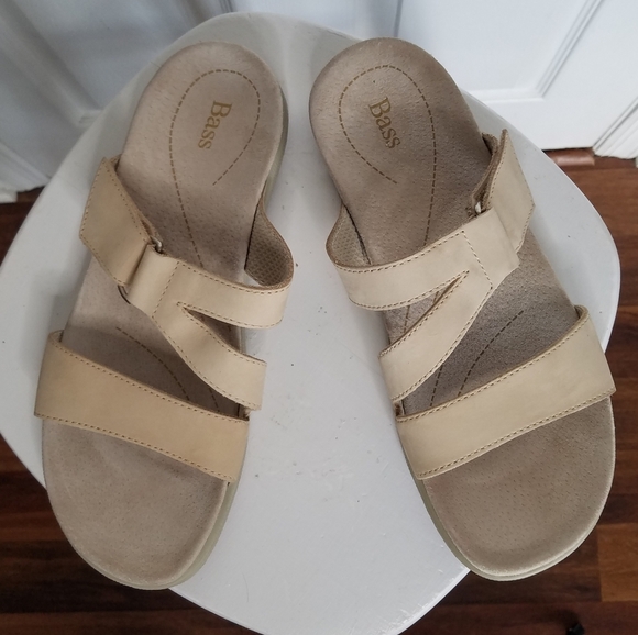 Bass Velcro Strap Sandals  Cream Size 9W - Picture 1 of 12